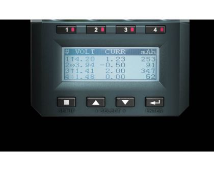 SkyRC Ladegerät und Analyzer MC3000 für 4xAA/AAA DC 4A